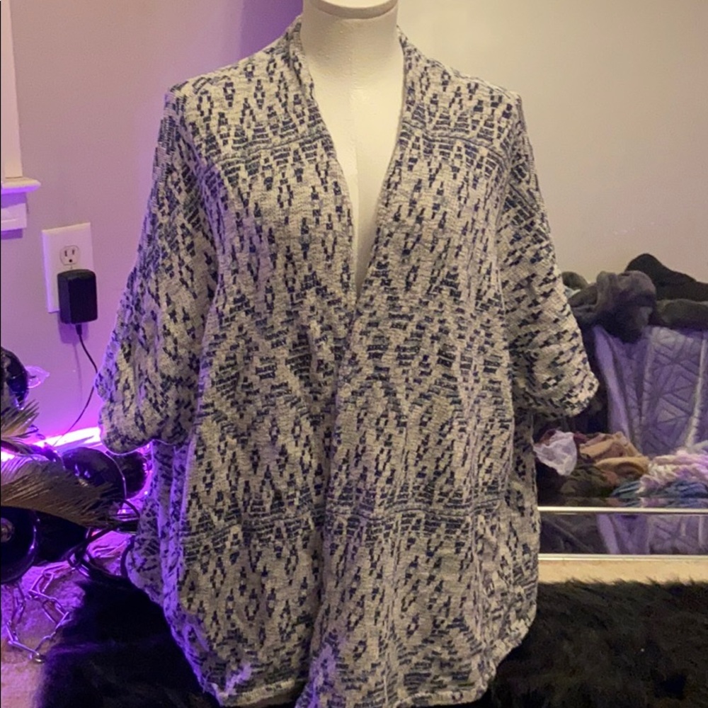 Sweater - Picture 4 of 4